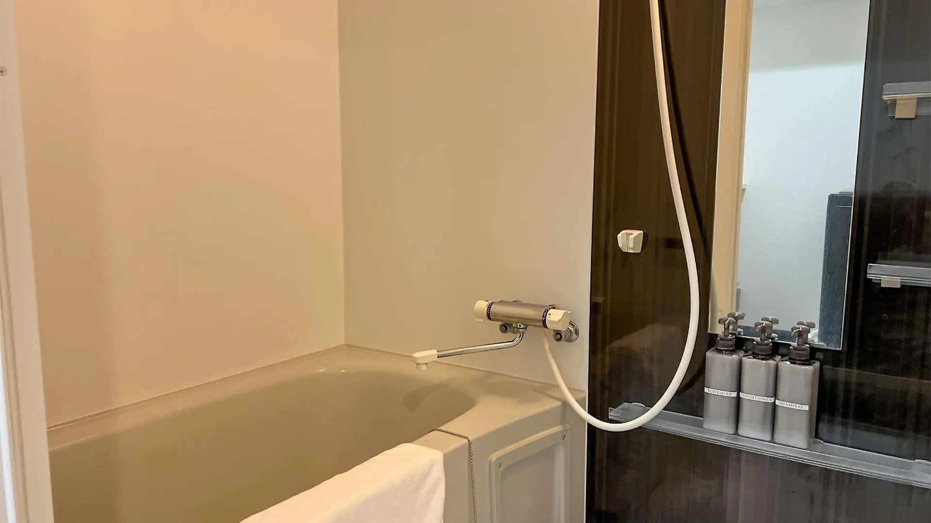 Apartment Ouchi Hotel Hatchobori Hiroshima Japan